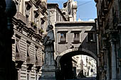 Catania - via Crociferi, arco di San Benedetto 