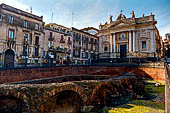 Catania - piazza Stesicoro, chiesa di San Biagio e le rovine dell'anfiteatro romano 