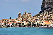 Cefal - The wonderful view of the bay from Torre Santa Lucia with the city dominated by the Rocca. 