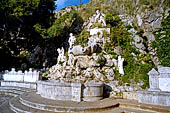 Monreale, la fontana del dragone (XVIII sec) lungo la strada che porta in paese