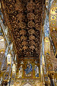 Palermo - Palazzo dei Normanni, Cappella Palatina: soffitto in stile arabo della navata centrale.