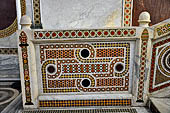 Palermo - Palazzo dei Normanni, Cappella Palatina: dettaglio delle decorazione della scalinata che porta alla cripta.