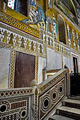 Palermo - Palazzo dei Normanni, Cappella Palatina: dettaglio delle decorazione della scalinata che porta alla cripta.