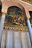 Palermo - Palazzo dei Normanni: colonne del portico d'ingresso che precede la cappella Palatina. 