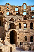 El Jem, l'anfiteatro romano. Dettaglio di uno dei due ingressi principali trasversali.