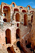 El Jem, l'anfiteatro romano. Dettaglio delle sottostrutture che sorreggono la cavea.