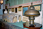 Konya, Mevl�n�  Museum, il Nisan Tasi o vaso d'aprile.