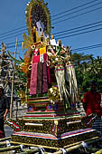 Cremation ceremony - animal-shaped sarcophagus, the appropriate figure is determined by the caste of the deceased. 