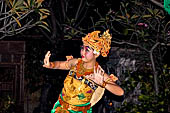 Balinese dance performance at Pondok Sari.