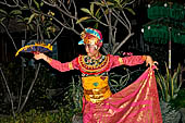 Balinese dance performance at Pondok Sari.