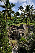 Gunung Kawi (Bali) - The stairway that descends down to the river bottom.