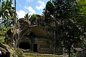 Gunung Kawi (Bali) - Rock-cut cell by the side of the western group of tombs 
