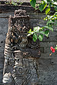 Pura Meduwe Karang - Bali - The various statues of demons and normal people of the first courtyard.