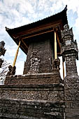 Pura Meduwe Karang - Bali - Secondary pavilion at the side of the central shrine.