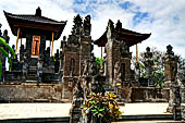Pura Meduwe Karang - Bali - The impressive central shrine honours the Lord possessing the ground 