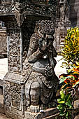 Pura Meduwe Karang - Bali - Details of the ornate columns of the central shrine.