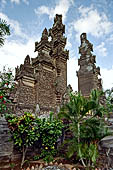Pura Meduwe Karang - Bali - Split gate of the first courtyard. 