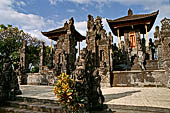 Pura Meduwe Karang - Bali - The impressive central shrine honours the Lord possessing the ground