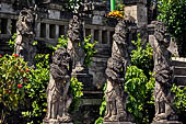Pura Meduwe Karang - Bali - Ramayana Sculptures on the entrance terrace.
