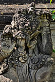 Pura Meduwe Karang - Bali - The various statues of demons and normal people of the first courtyard.