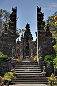 Pura Meduwe Karang - Bali - Split gate of the second courtyard.