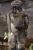 Pura Meduwe Karang - Bali - The various statues of demons and normal people of the first courtyard.