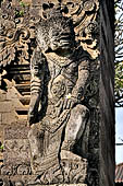 Pura Meduwe Karang - Bali - Split gate of the second courtyard, door guardian.