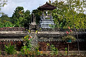 Pura Meduwe Karang - Bali - The walls of the courtyard.
