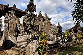Pura Meduwe Karang - Bali - The impressive central shrine honours the Lord possessing the ground