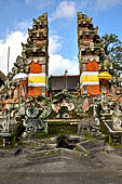 Pejeng, Bali - Pura Penataran Sasih, the Candi bentar or 'split gate'. 