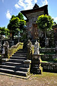 Pejeng, Bali - Pura Samuan Tiga. Kori Agung the covered monumental gateway.