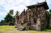 Pura Beji Sangsit , Bali, platforms and shrines of the inner courtyard.