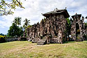 Pura Beji Sangsit , Bali, platforms and shrines of the inner courtyard.