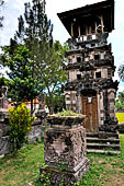 Pura Beji Sangsit , Bali, Candi Bentar at the entrance of the temple, details of the Kulkul tower.