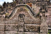 Pura Beji Sangsit , Bali, covered gate (Kori Agung) of the inner courtyard, details of the Aling Aling.