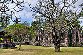 Pura Beji Sangsit , Bali, platforms and shrines of the inner courtyard.