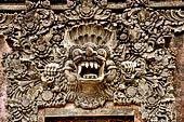 Pura Tirta Empul - Bali. The western area of the complex. Detail of the covered gate.