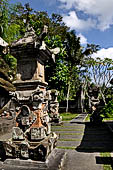 Yeh Pulu temple.