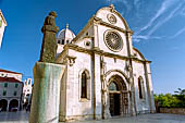 ibenik, Sebenico, la cattedrale di S Giacomo. La candida facciata a trifoglio.