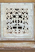 Ravenna - Museo Nazionale. Sala bizantina, transenna marmorea (VI sec).
