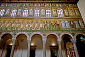 Ravenna. Basilica di S. Apollinare Nuovo ( VI sec.). Corteo delle vergini, lato sinistro della navata.