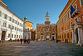 Ravenna - Piazza del Popolo con la torre dell'orologio.