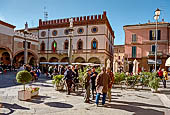 Ravenna - Piazza del Popolo, il palazzo comunale.