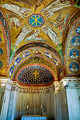 Ravenna. Museo Arcivescovile, Cappella Arcivescovile. Abside e volta a crociera dell'oratorio.