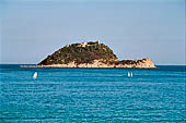Da Alassio a Albenga, passeggiata archeologica, isola Gallinara.