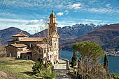 Lago di Lugano - Escursione da Melide a Vico Morcote. Chiesa parrocchiale dei Santi Fedele e Simone.