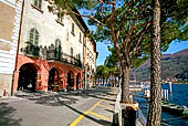 Lago di Lugano - Vico Morcote. I portici di Piazza Granda.