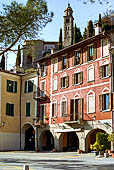 Lago di Lugano - Vico Morcote. I portici di Piazza Granda.