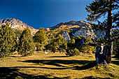 Sentiero naturalistico del Lucomagno (Svizzera). Le pendici del Piz Scopi.