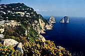 Capri - Dai Giardini di Augusto vista verso i faraglioni.
